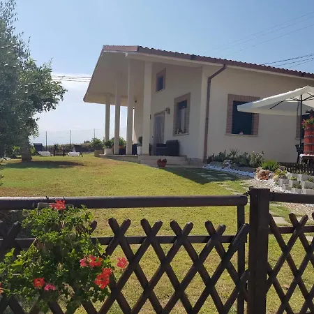 Villa In Collina A Due Passi Dal Mare