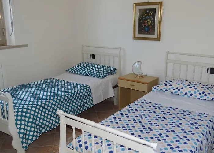 빌라 In Collina A Due Passi Dal Mare *